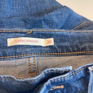 Women’s Levi jeans.